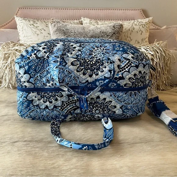 New VERA BRADLEY Blue Star Medallion Iconic Grand Large Weekender Bag Starburst - Picture 9 of 11